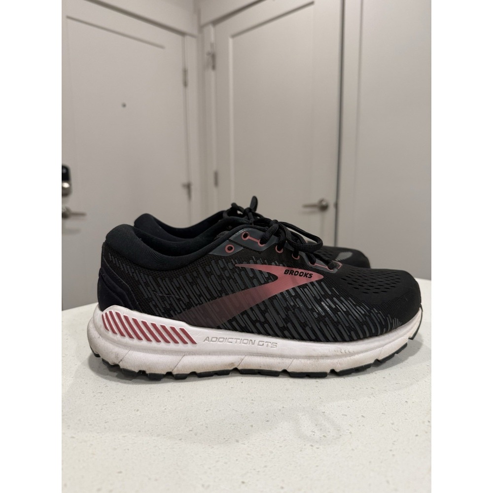 brooks addiction gts 15 womens 10 Shoes Sneakers Black Pink